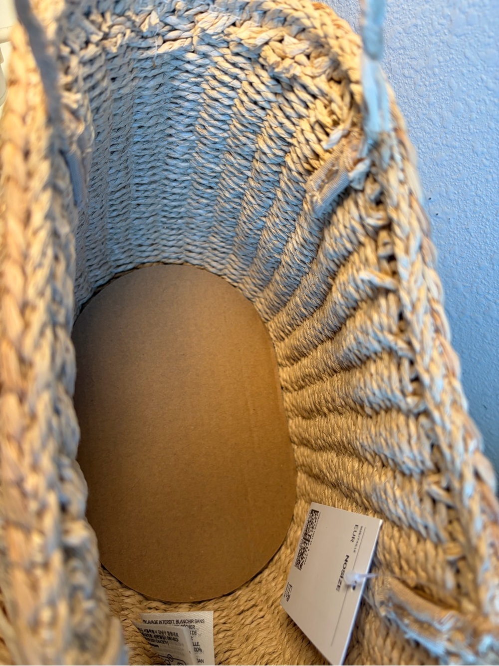 H&M Natural Straw Raffia Fringe Tote NWT - Picture 3 of 5